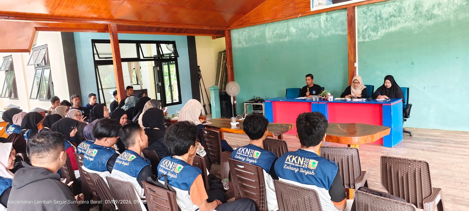 Pertemuan Pemerintah Desa Kubang Tangah bersama mahasiswa KKN